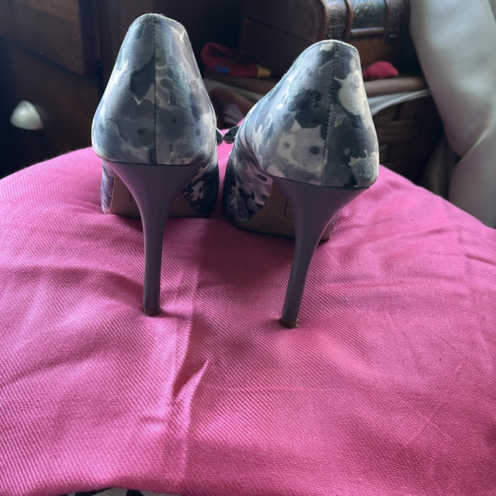 Shoes - Picture 3 of 6